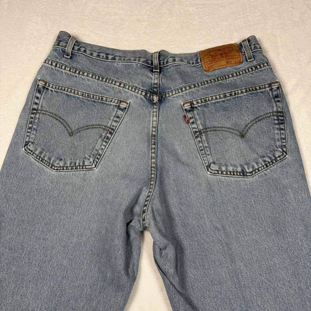 Vintage Levis 550 Jeans Mens 38x30 Blue Relaxed Fit Denim Light‎ Wash 90s